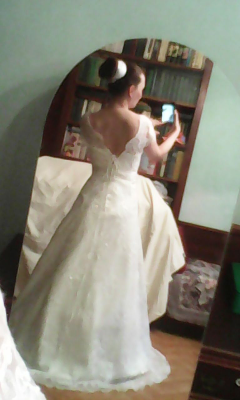 Фото свадебное платье 
сшито на заказ
впереди вышивка бисером стразами бусинами