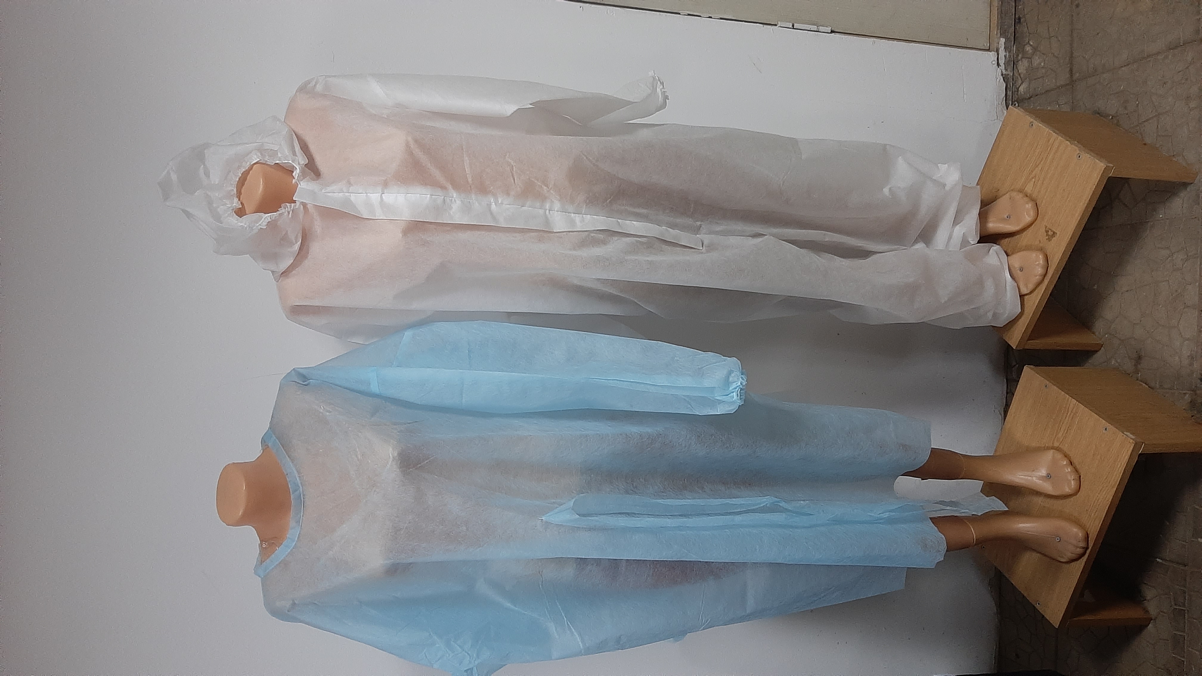 Фото Пошив разовых халатов и комбинезонов из спанбонда  1