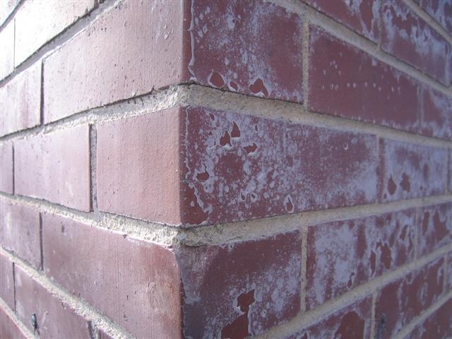 Фото Удаление соли с кирпича. Очистка фасадов, и тротуарной плитки от высолов, цементных пятен и защита. 1