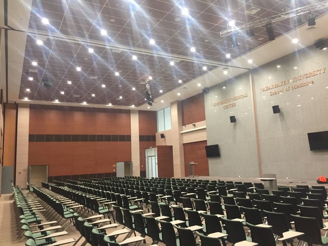 Фото Отделка конференц зала в Медицинской школе при Назарбаев Университете