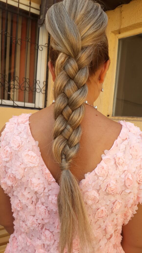 Фото Шиньон из искусственных  волос с плетение косы