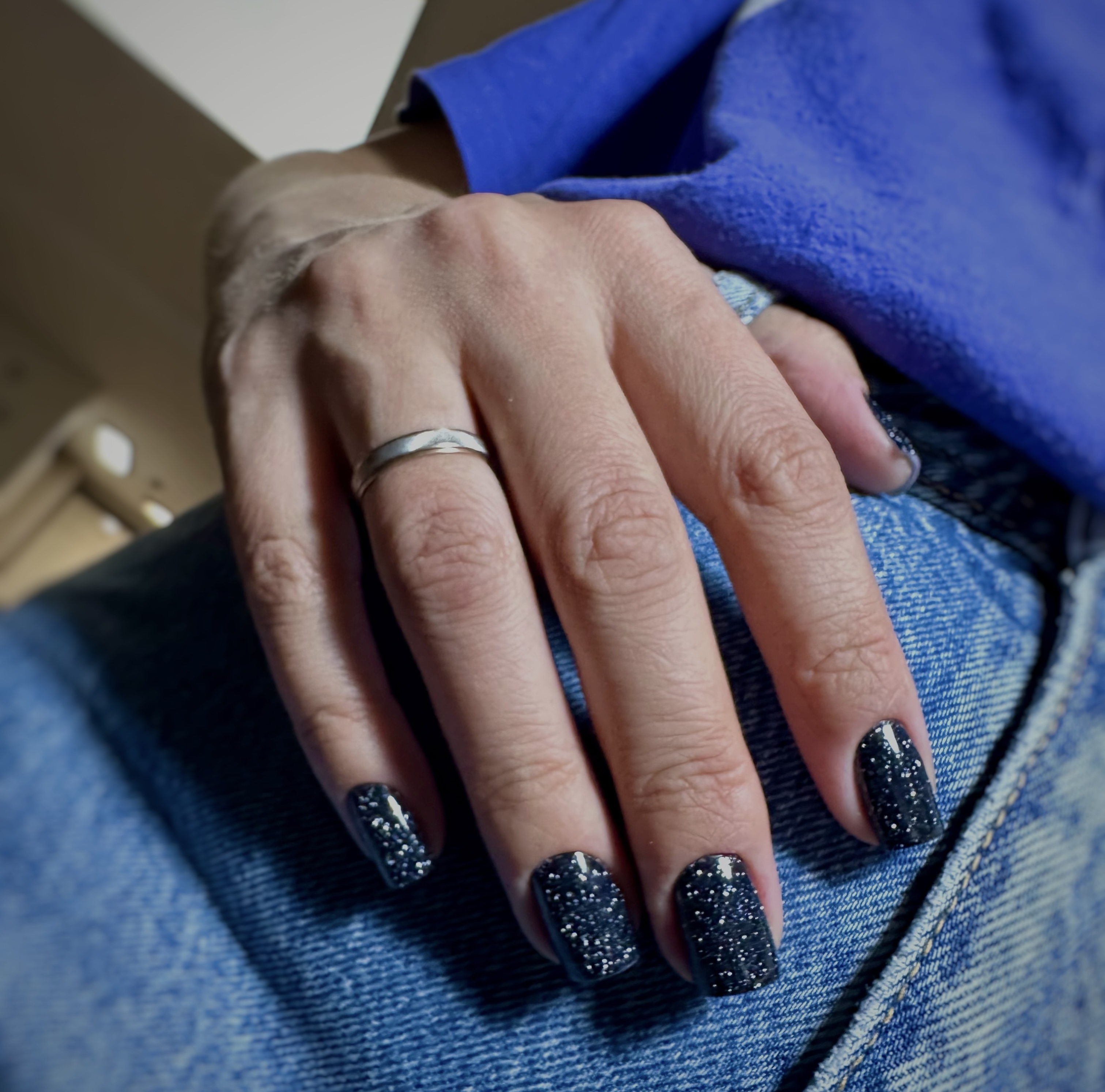 Фото Комби маникюр , архитектура ногтей (поднимали клюющие ногти) , укрепление гелем , покрытие гель лак 
