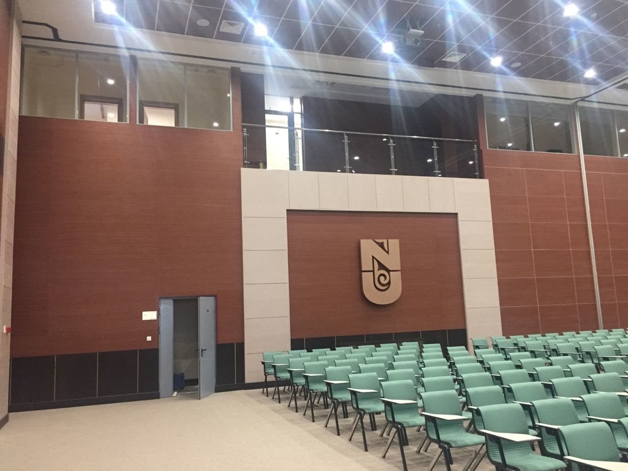 Фото Отделка конференц зала в Медицинской школе при Назарбаев Университете